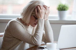 Bạn nên làm gì khi quá lo lắng về tài chính và tiền bạc?