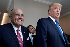 Luật sư hàng đầu của ông Trump nhiễm Covid-19