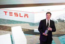 Chuyện lạ có thật: Tỉ phú Elon Musk hết tiền, phải bán nhà để trả nợ, vay tiền bạn bè để trang trải cuộc sống