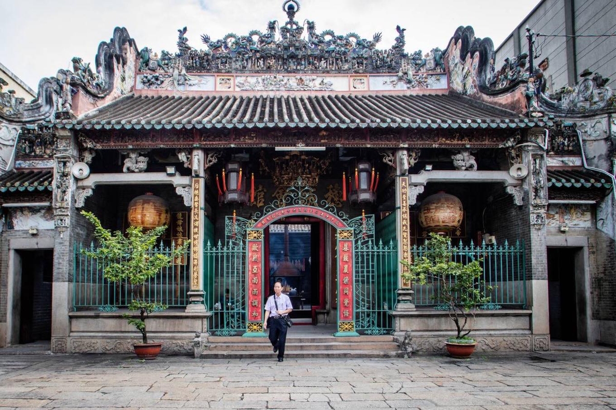Đi chùa ngày đầu năm, cầu bình an tại những địa điểm tâm linh nổi tiếng ở Hà Nội và TP HCM  - Ảnh 7.