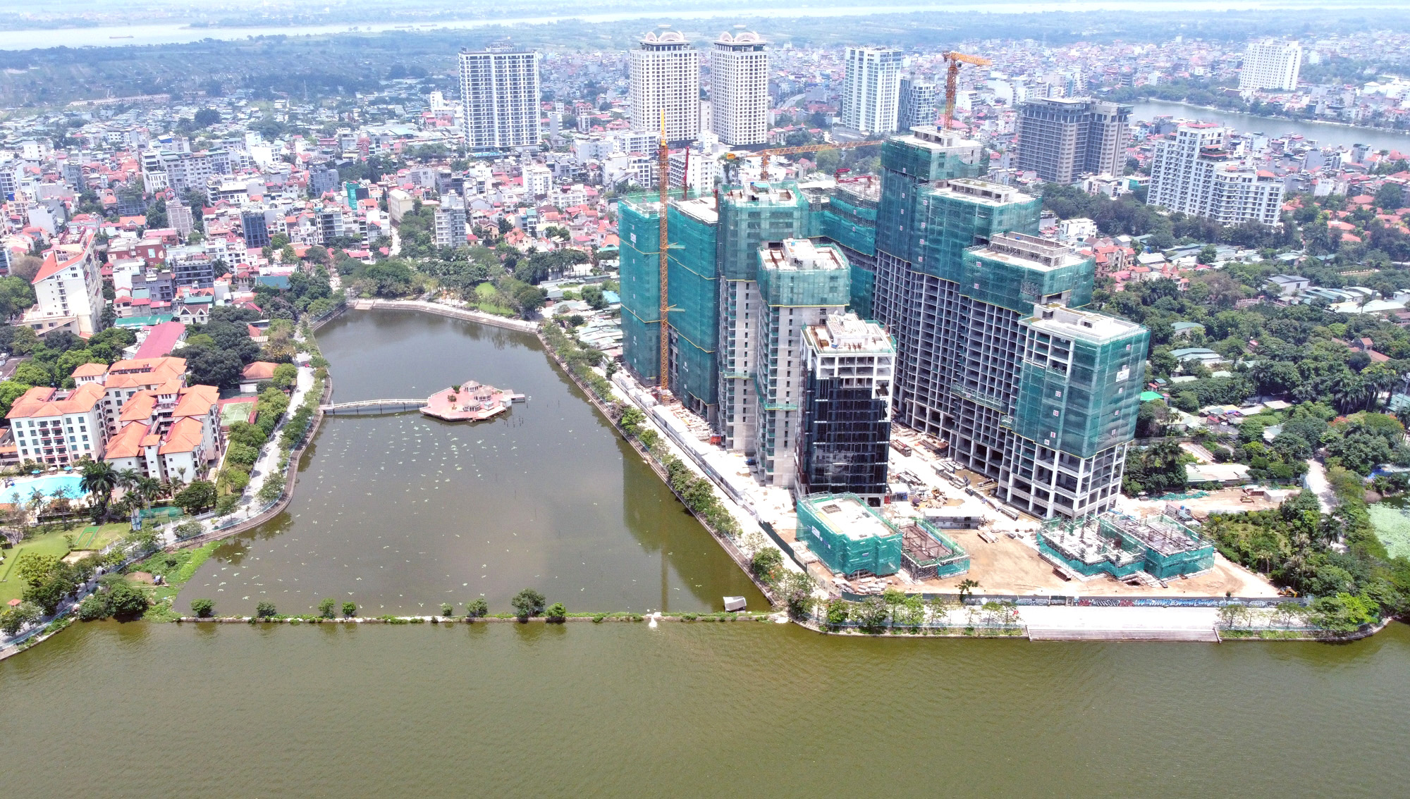 Cận cảnh những 'bán đảo' ngay giữa trung tâm Hà Nội - Ảnh 26.
