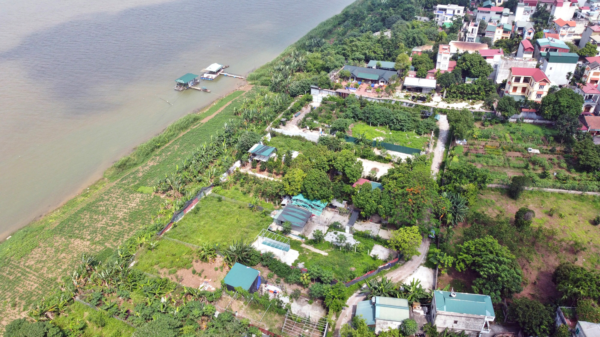 Cận cảnh những 'bán đảo' ngay giữa trung tâm Hà Nội - Ảnh 8.