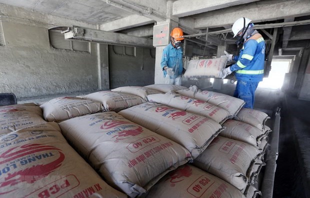 Giá vật liệu xây dựng 'phi mã' khiến nhiều nhà thầu lao đao - Ảnh 1.