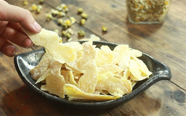 Mứt gừng bao nhiêu calo? Mứt gừng có giảm cân không - Ảnh 1.