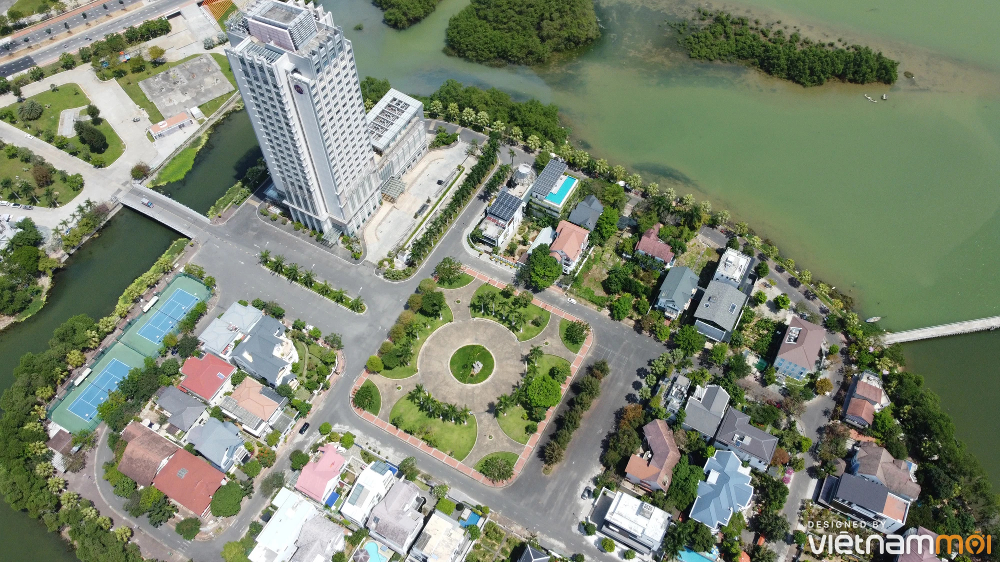 Bán đảo giữa lòng Đà Nẵng với khoảng 70 căn biệt thự đắt đỏ - Ảnh 4.