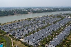 Thanh khoản sụt giảm, nhà ở TP HCM và vùng phụ cận quay đầu giảm giá trên thị trường thứ cấp