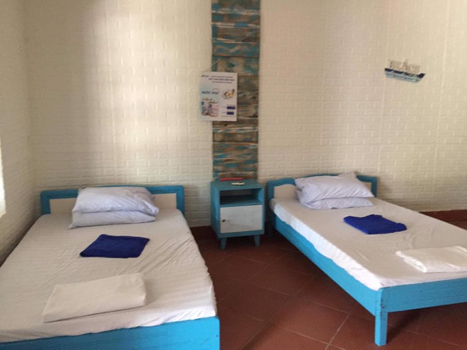 Homestay Quan Lan bi to dang anh ao, ban phong xap xe, hong hoc hinh anh 3 