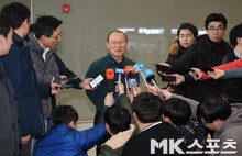 HLV Park Hang Seo chọn World Cup hay SEA Games?