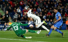 Real kém Barca 15 điểm