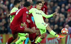Bị loại, Barcelona vẫn phải trả tiền cho Liverpool
