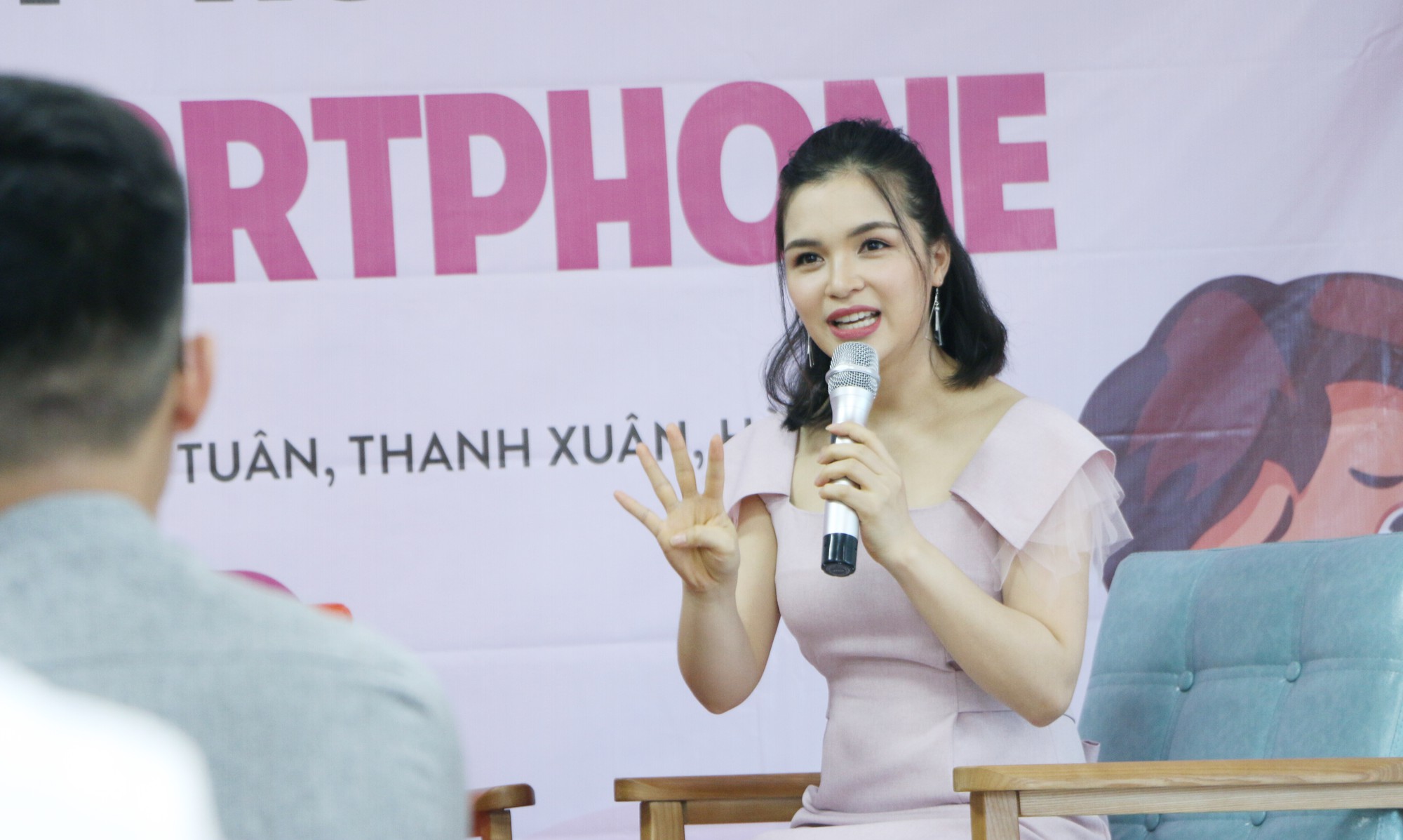 Dạy con thời 4.0: Trẻ nghiện smartphone, cha mẹ nên làm gì? - Ảnh 3.