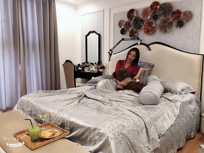 Tuổi 30, Phương Oanh Quỳnh búp bê sở hữu căn hộ cao cấp, xế hộp tiền tỉ - Ảnh 4.