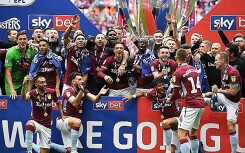 Thắng nghẹt thở Derby County, Aston Villa thăng hạng Premier League