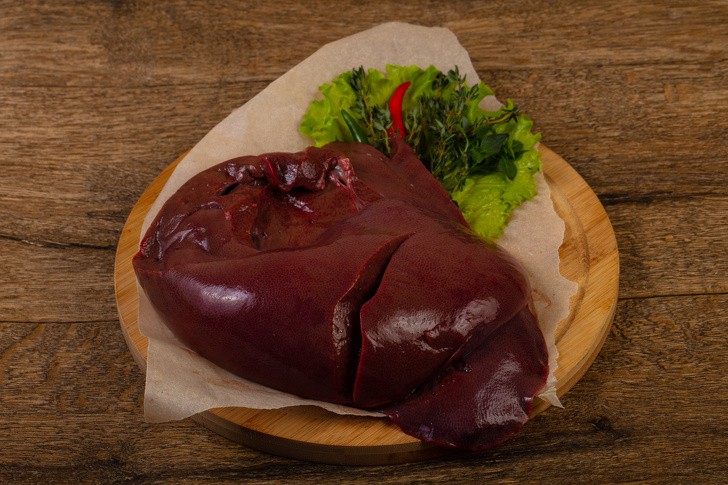 Các loại thực phẩm nên hạn chế ăn để tránh bị tắc nghẽn mạch máu - Ảnh 10.