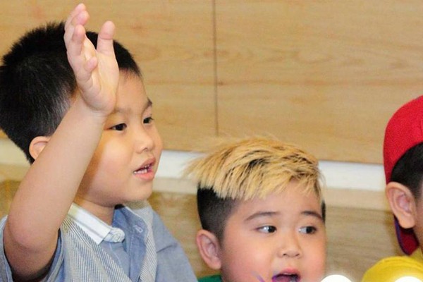 Giáo sư biết tuốt Minh Khang khiến MC Lại Văn Sâm ngả mũ thán phục ở Mặt trời bé con giờ ra sao? - Ảnh 9.