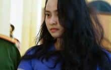 Con trai 3 tuổi của Văn Kính Dương và hotgirl Ngọc Miu: Chờ mẹ trước cổng tòa nhưng không thể gọi 'mẹ ơi'