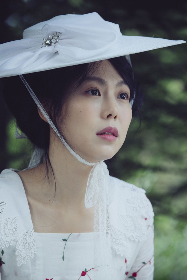 Diễn viên Kim Min Hee: Ảnh hậu quyến rũ bị công chúng ghét bỏ vì ồn ào cướp chồng - Ảnh 11.