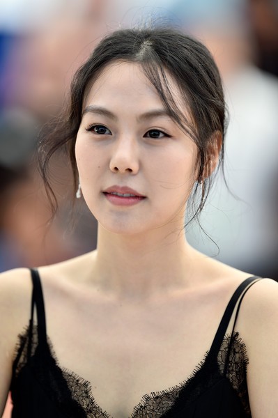 Diễn viên Kim Min Hee: Ảnh hậu quyến rũ bị công chúng ghét bỏ vì ồn ào cướp chồng - Ảnh 13.