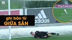 Bàn thắng từ giữa sân vào lưới Barca của thủ quân U.19 Real
