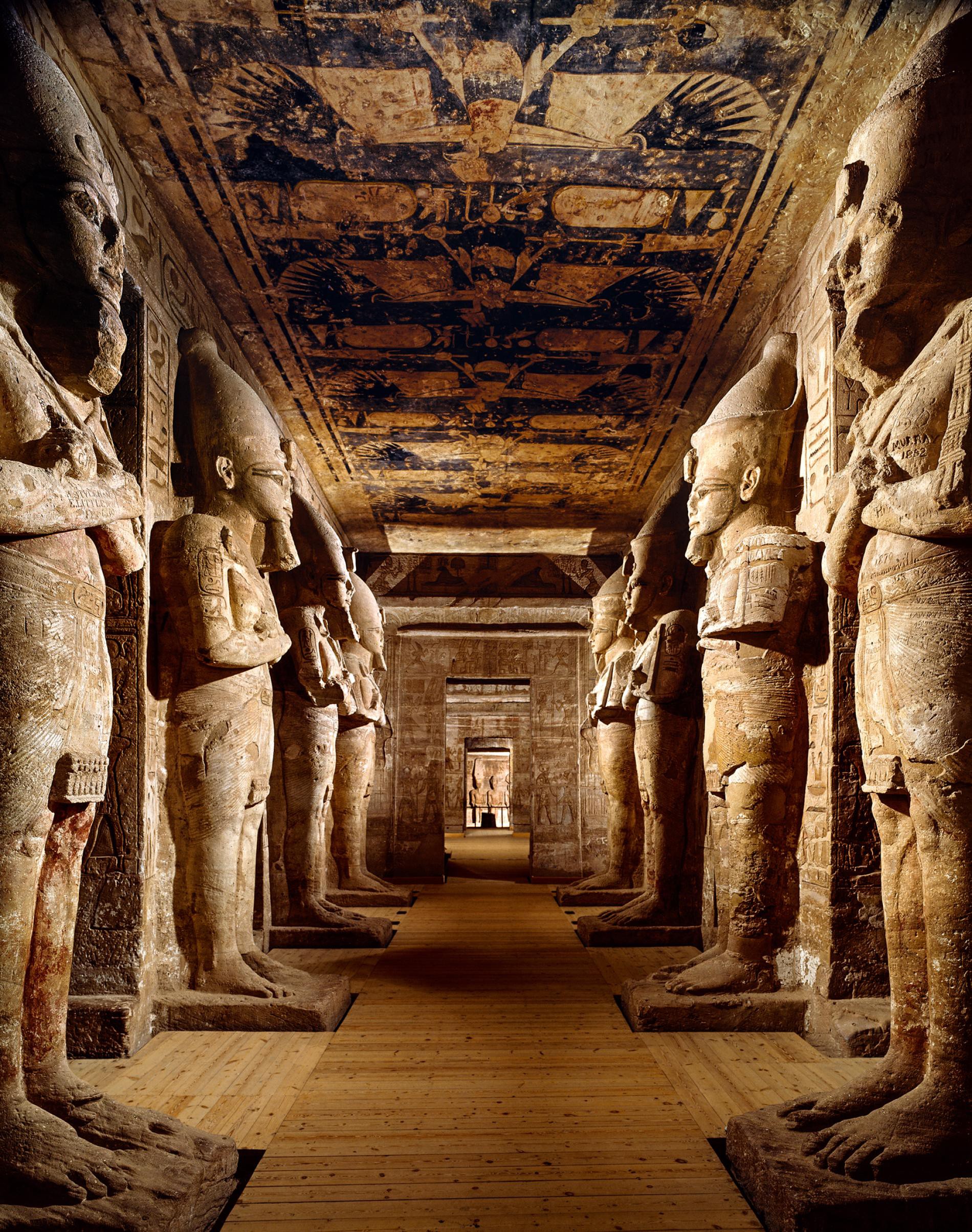 01-ramses-statues