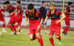 [ẢNH] Công Phượng buồn thiu tập cùng ĐT Việt Nam trên đất Thái Lan