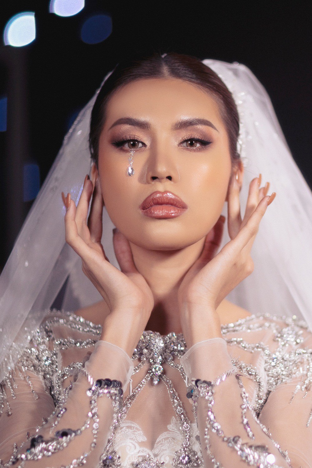 Minh Tú hóa công chúa, thiêu đốt ánh nhìn trong vai trò vedette - Ảnh 5.