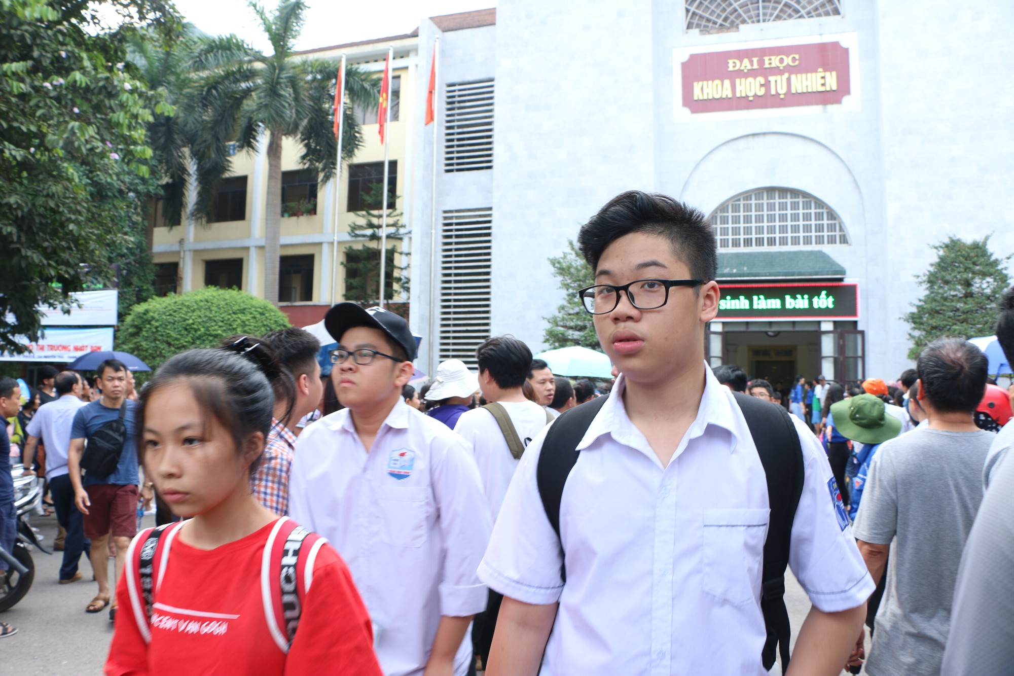Điểm chuẩn vào lớp 10 THPT chuyên Khoa học Tự nhiên năm 2019: Cao nhất 22 điểm - Ảnh 1.