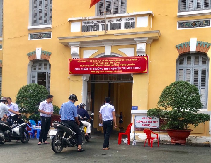 Chấm thi lớp 10 tại TP Hồ Chí Minh: Nhiều bài điểm 0 môn Toán, ít có bài điểm 10 - Ảnh 1.