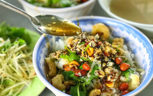 Gợi ý những địa chỉ thưởng thức món cơm hến chuẩn vị khi du lịch Huế