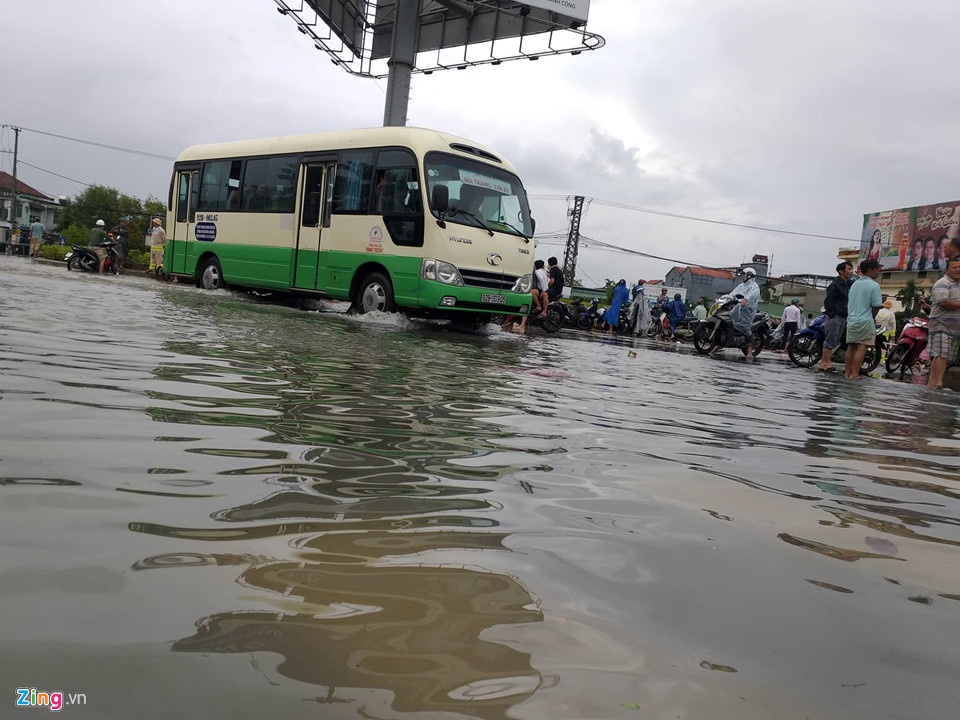 muon canh chay lu o quang nam sau mua lon bat thuong