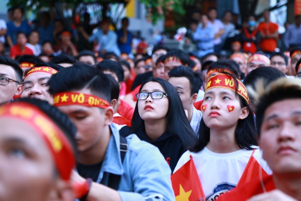 live nhung ve mat that than lo lang cua co dong vien lo lang khi viet nam bi dan truoc 2 0