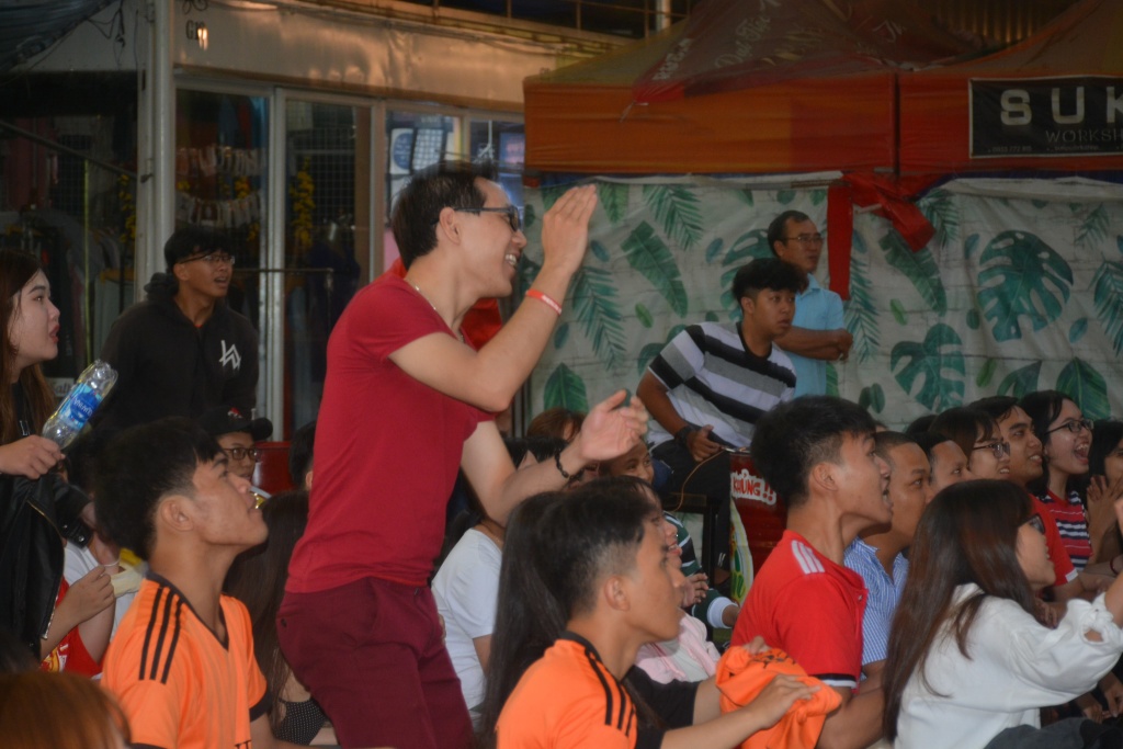 live khong khi da tram lang di doi chut sau khi u23 han quoc co ban thang thu 3 vao luoi u23 viet nam