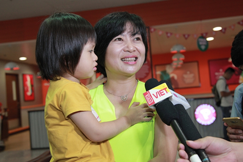 ngay tro ve nguoi hung hoang xuan vinh om chat lay vo