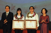 Hai học sinh được trao Huân chương Lao động Hạng Ba