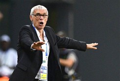 HLV đầu tiên mất việc ở World Cup 2018