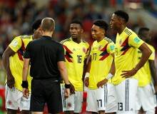 Falcao và Diego Maradona đồng loạt tố tuyển Anh được thiên vị