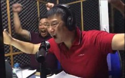 Phản ứng bất ngờ của 'cặp bài trùng' BLV Quang Huy - Quang Tùng khi Công Phượng ghi bàn