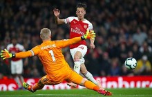 Thắng ngược Leicester, Arsenal vào top 4