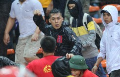 Pha dẫn bóng sút tung lưới nhà và những khoảnh khắc xấu nhất AFF Cup