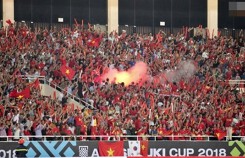 CĐV Myanmar 'thỉnh cầu' fan Việt Nam đừng đốt pháo sáng trong sân