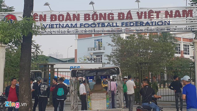 ve xem viet nam vs philippines ban ket aff cup 2018 khi tinh yeu di kem su nghi ngo