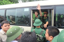 Nghỉ học đại học, cao đẳng giữa chừng thì có phải đi nghĩa vụ quân sự?