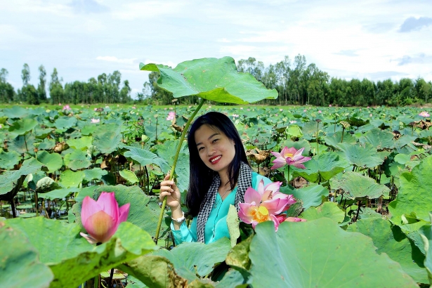 tam tron sai gon ve dong thap muoi ngam sen no tuyet dep