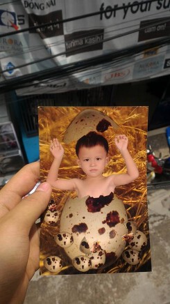 Trào lưu khoe ảnh hồi bé ngày 1/6: Người nở từ quả trứng, người hóa trang siêu ngầu