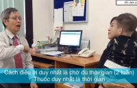 em be sinh non phai cach ly voi me nhung van duoc bu sua me hoan toan