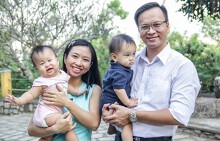 Dạy con theo Montessori: ‘Con tự lập như một người lớn thu nhỏ nhưng tâm hồn vẫn là đứa trẻ vô tư, hạnh phúc’