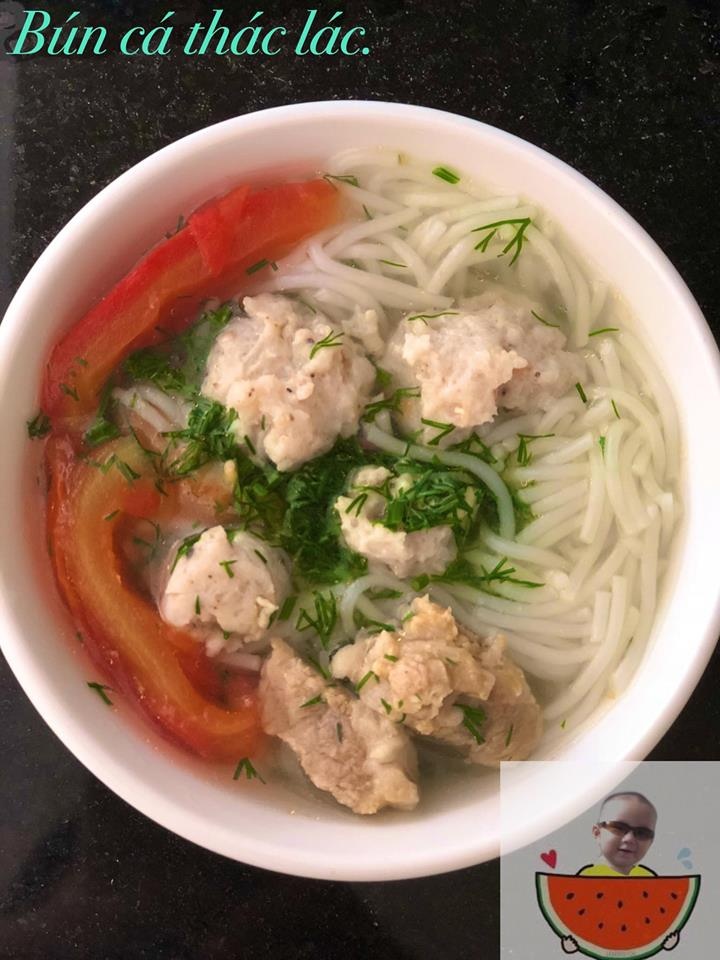 thuc don com du mon ngon cua em be 16 thang tuoi