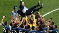 can canh bien nguoi chao don nha vo dich phap ruoc cup ve paris