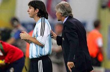 ĐT Argentina sắp tái hợp Pekerman: Người lái taxi chở hy vọng cuối cùng của Messi
