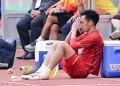 Văn Quyết: Chiến đấu trên sân, cầu nguyện ngoài đường piste